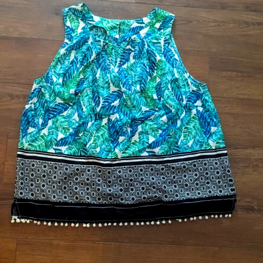 Tropical print sleeveless top‎ with white pompom trim size xl